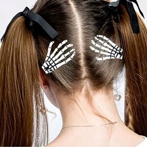 Skeleton hands hair clips-2 pack